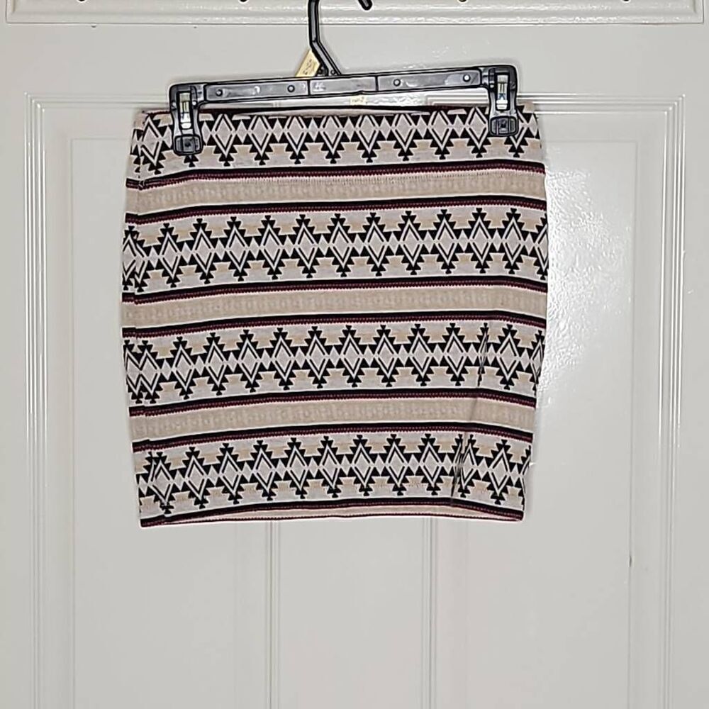Nollie Aztec beige mini skirt women's size Small